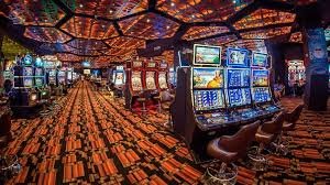 Daily Bonus notification on tompel slot dashboard showing bonus amount, terms, and claim button